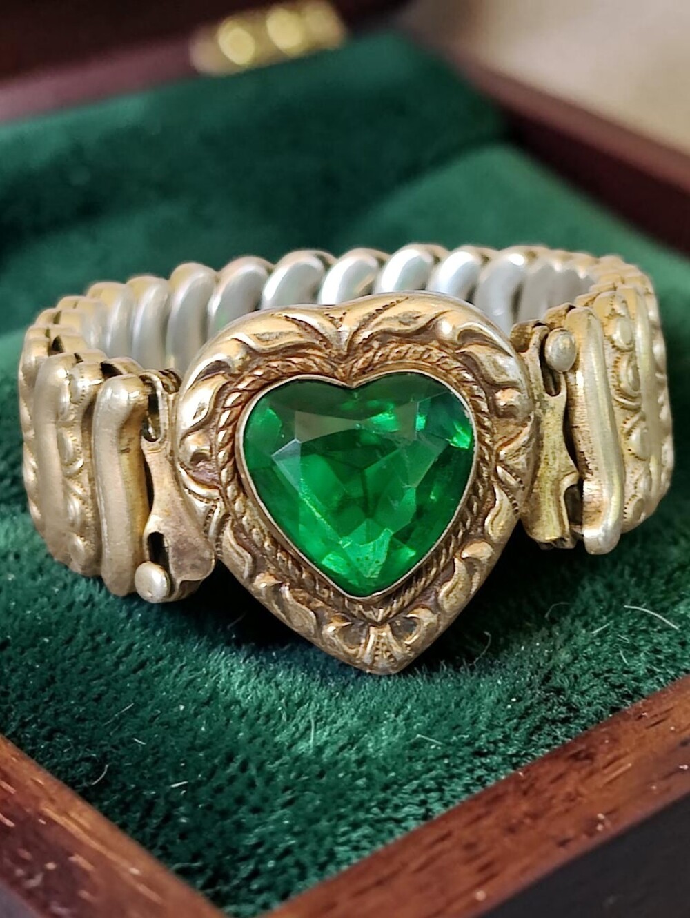 Antique Sterling Silver Expandable Green Heart Sweetheart Bracelet